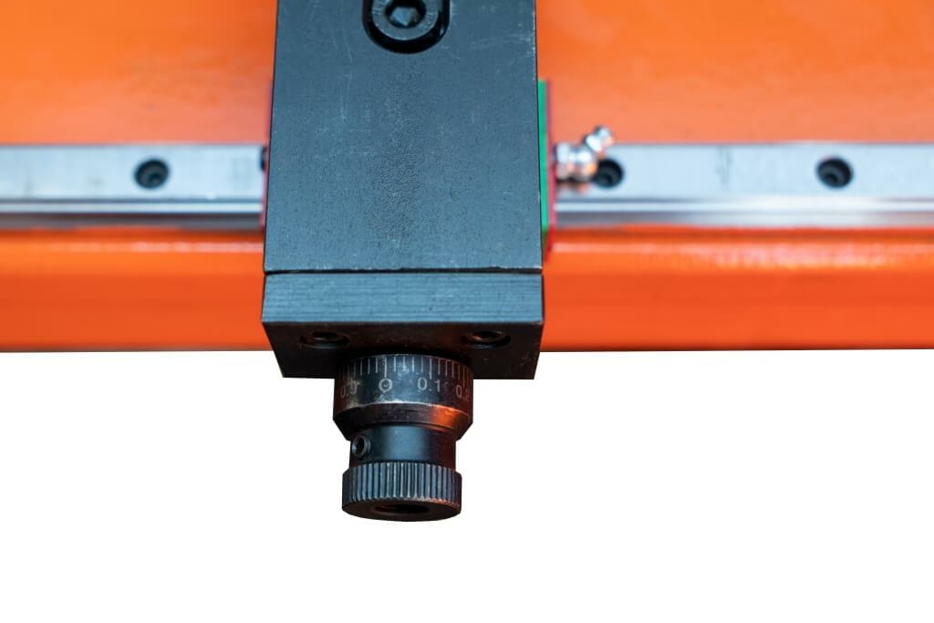 Гидравлический листогибочный пресс Metal Master HPJ 2040 Sensor