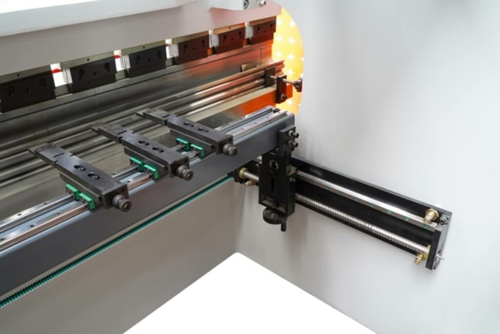 Листогибочный пресс Metal Master HPJ 2040 N c ЧПУ E22