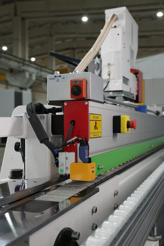 Автоматический кромкооблицовочный станок Nanxing NB6JQFVKL