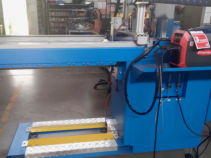 Стыковая шовная сварка HRD125 с источником FRONIUS TIG 170, присадочной проволокой и чиллером