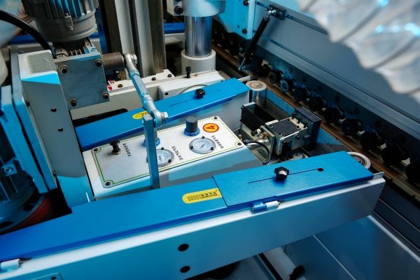 Автоматический кромко-шлифовальный станок KDT S-К2S2W2-S