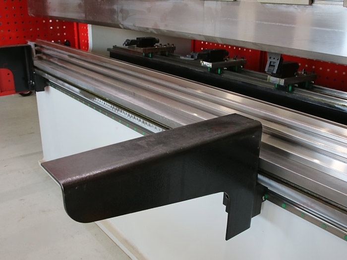 Вертикальный гибочный пресс WE67K-125T/3200 DA-E80T