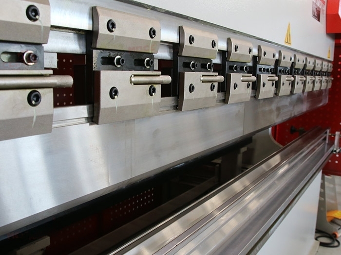 Вертикальный гибочный пресс WE67K-125T/3200 DA-E80T