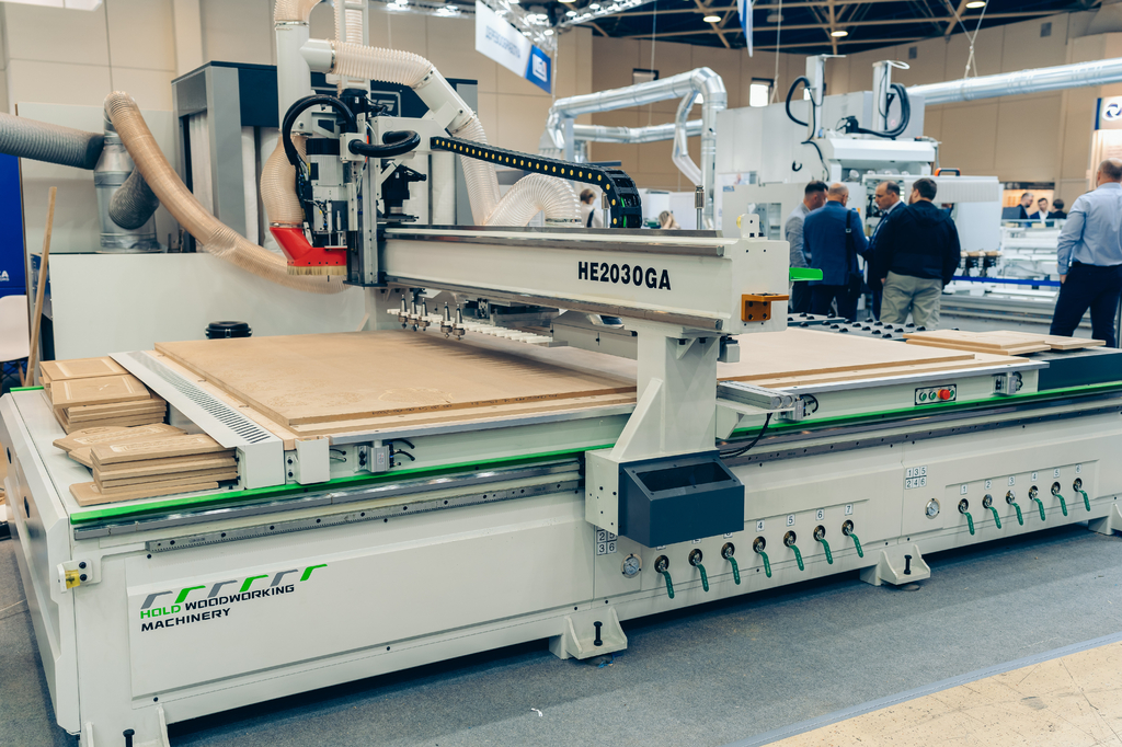 ФРЕЗЕРНЫЙ СТАНОК С ЧПУ HOLD HE2130GA