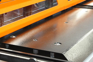 Электромеханические гильотинные ножницы ERMAKSAN GMR