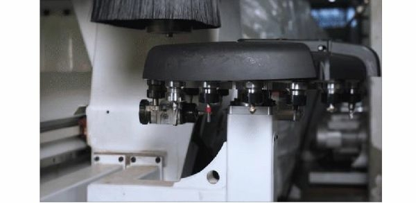 Обрабатывающий центр с ЧПУ KDT KN-6410C