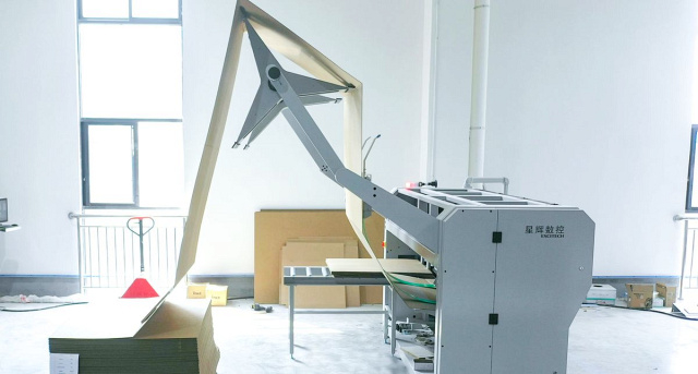 Автоматический рилевочно-резательный станок Beaver PACKMATIC Z-flat 12K