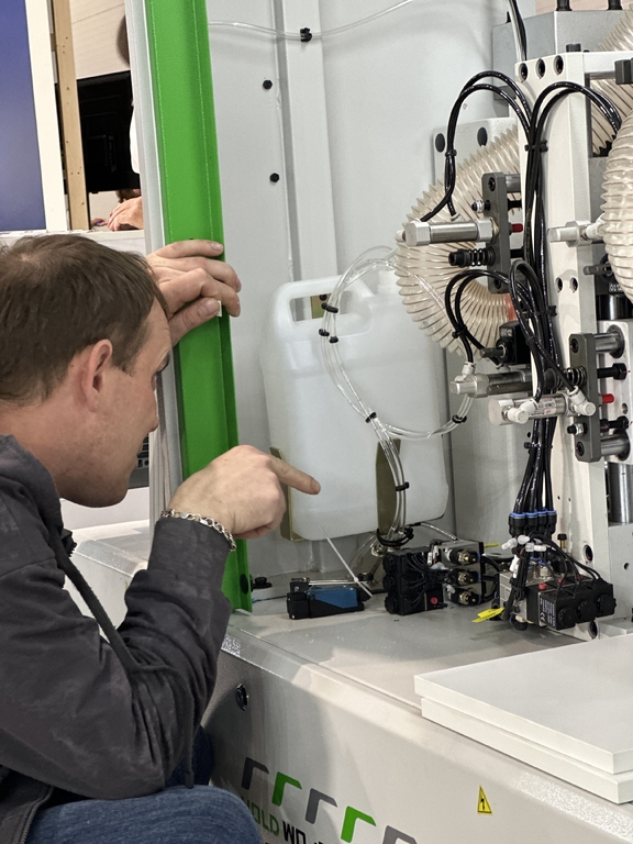 Кромкооблицовочный автоматический станок HOLD HD621JPKQSC