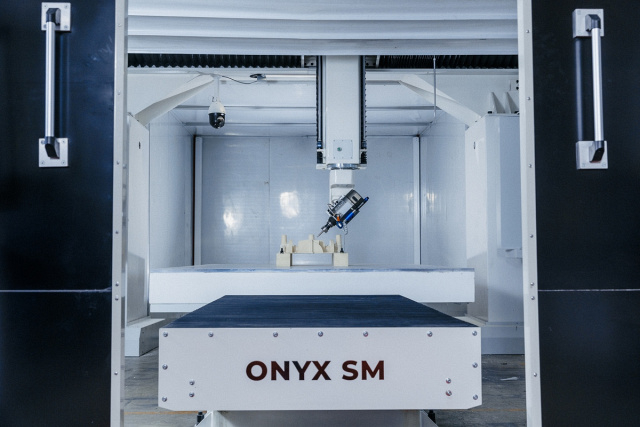 Пятиосевой обрабатывающий центр с ЧПУ QUADRO ONYX SM