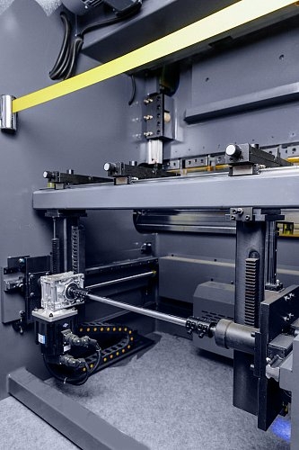 Листогибочный пресс MetalTec HBС 110/2500 4+1 ЧПУ ESA630