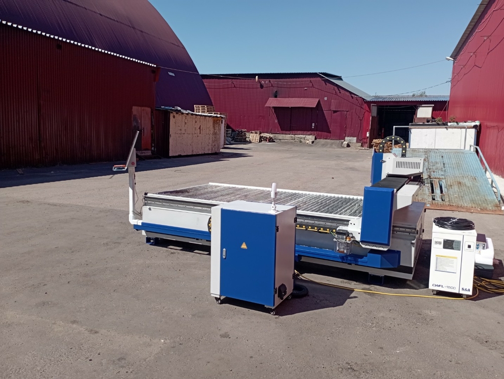 Оптоволоконный лазерный станок для резки металла Ltt 3015B (1500)