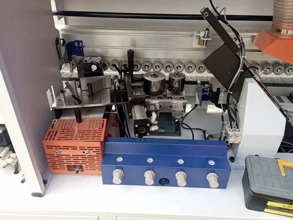 Автоматический кромкооблицовочный станок LTT MF363J