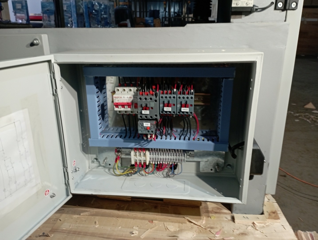 Рейсмусовый станок с электро подъёмом стола, ширина обработки 1000мм LTT МВ1010НL