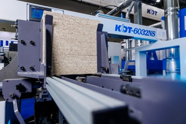 Автоматический сверлильно-присадочный станок KDT-6032NS