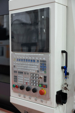 Фрезерный обрабатывающий центр IRONMAC IMU-5X 500 PRO