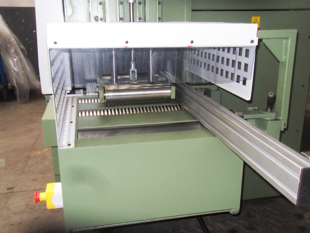 Одновальный многопильный станок с гусеничной подачей Ustunkarli UDKP-160