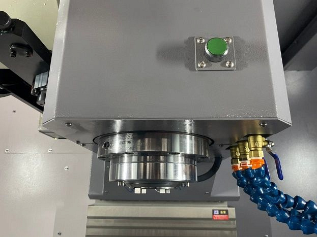 Фрезерный обрабатывающий центр KVL 1260A (VMC1060B) 3+2