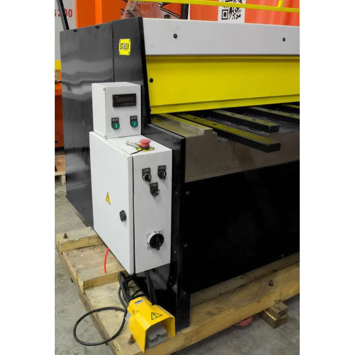 Гильотина электромеханическая STALEX Q11-2х2550NC (386104)