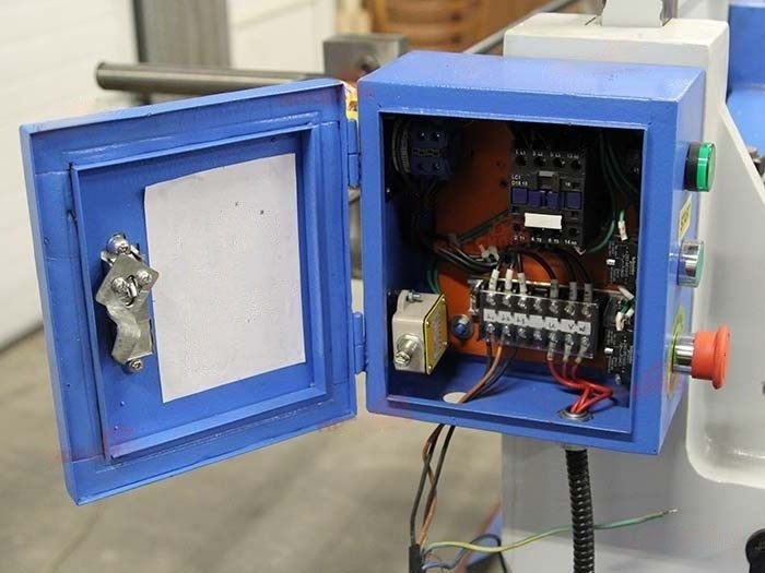 Гильотина с электроприводом Q11 3x1500