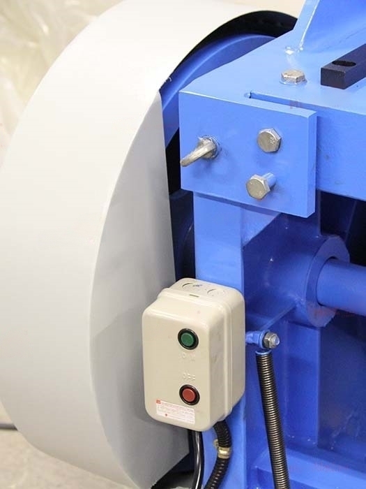 Гильотина с электроприводом Q11 2x2000