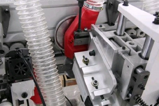 Кромкооблицовочный автоматический станок BJD-F650