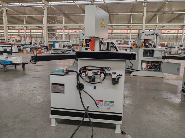 Кромкооблицовочный станок с ручной подачей Filato PRIDE