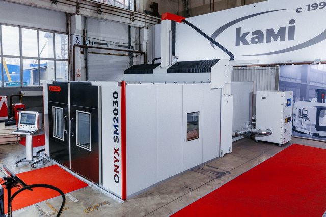 Пятиосевой обрабатывающий центр с ЧПУ QUADRO ONYX SM