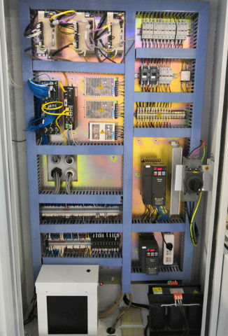 Автоматический сверлильно-присадочный станок с ЧПУ Beaver SWIFT PRO-900E