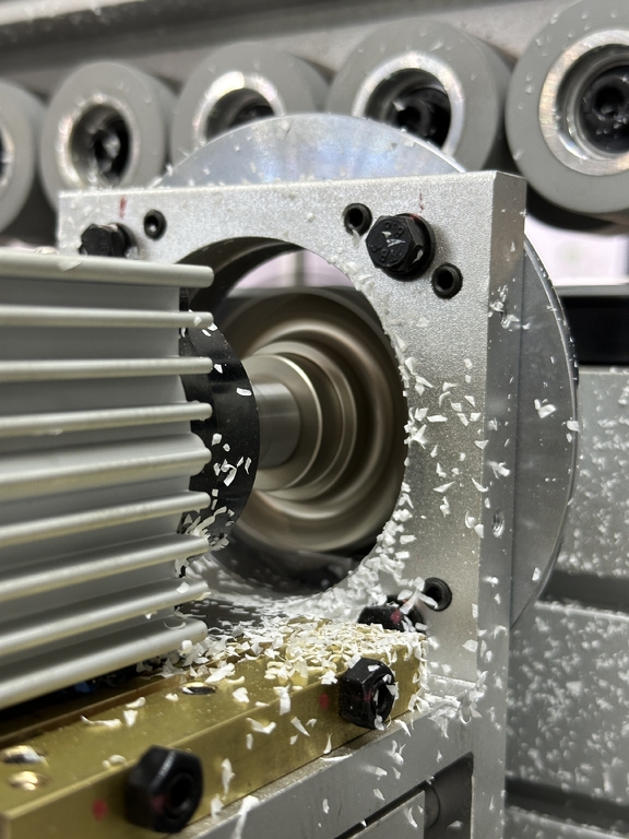 Кромкооблицовочный автоматический станок HOLD HD621JPKQSC