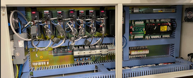 Сверлильно-фрезерный центр с ЧПУ Beaver SWIFT Turbo 1200-2HCA