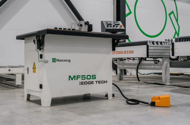 Кромкооблицовочный станок с ручной подачей Nanxing MF50S