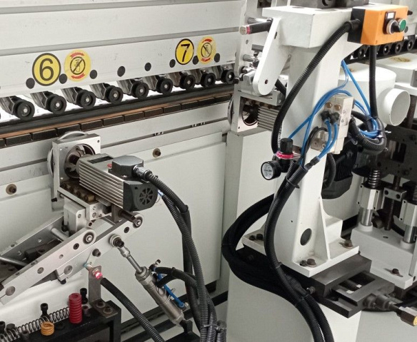 Кромкошлифовальные станки проходного типа EcoWood серии XSDLW X1S2D2L2W2 SERVO