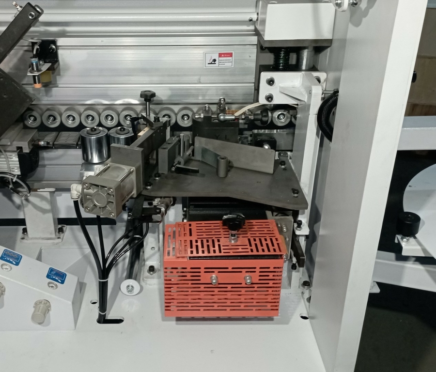 Кромкооблицовочный автоматический станок LTT 803