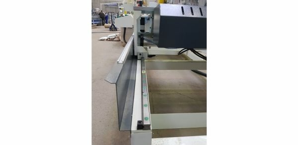 Полуавтоматический двухпильный станок для торцевания-сверления Emin Tosun Doormaster 350 SFR