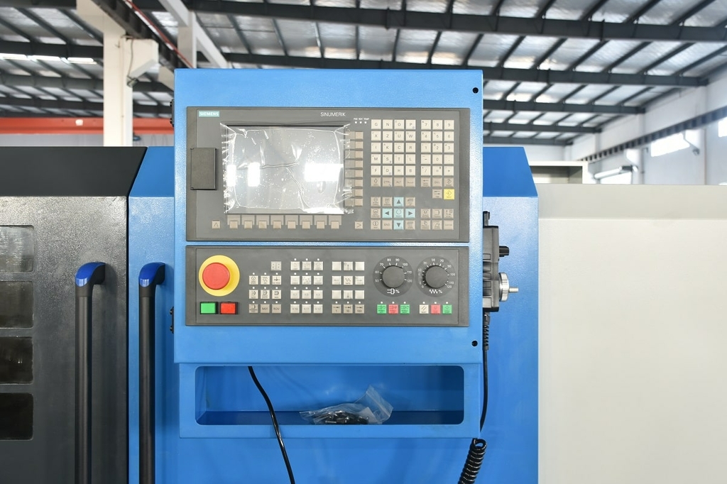 Токарный станок c ЧПУ с прямой станиной MetalTec CK 50x1000H (Комплектация ПРОМ)