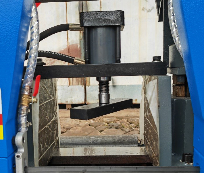 Автоматический колонный ленточнопильный станок MetalTec BS 500 ZA поворот до 60°