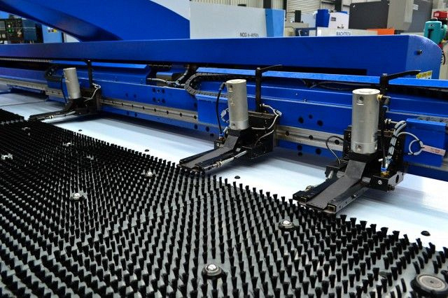 Координатно-пробивной пресс SMD Nisshinbo HPH-3048