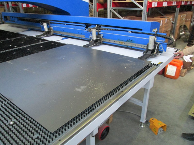 Координатно-пробивной пресс SMD Nisshinbo HPH-3048