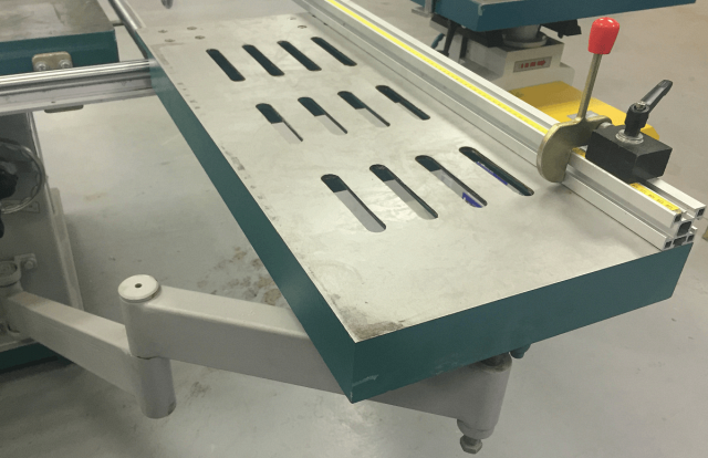 Круглопильный станок с торцовочной кареткой EcoWood S 350К