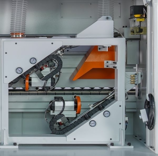 Автоматический кромкооблицовочный станок KDT KE-496GH