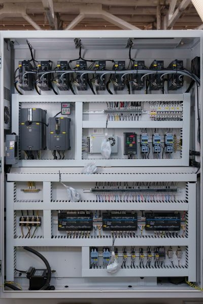 Сверлильно-присадочный центр с ЧПУ KDT KD-612KHS