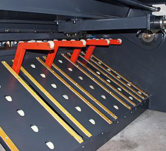 Гидравлические гильотинные ножницы с контроллером Bomei SB 6/3200