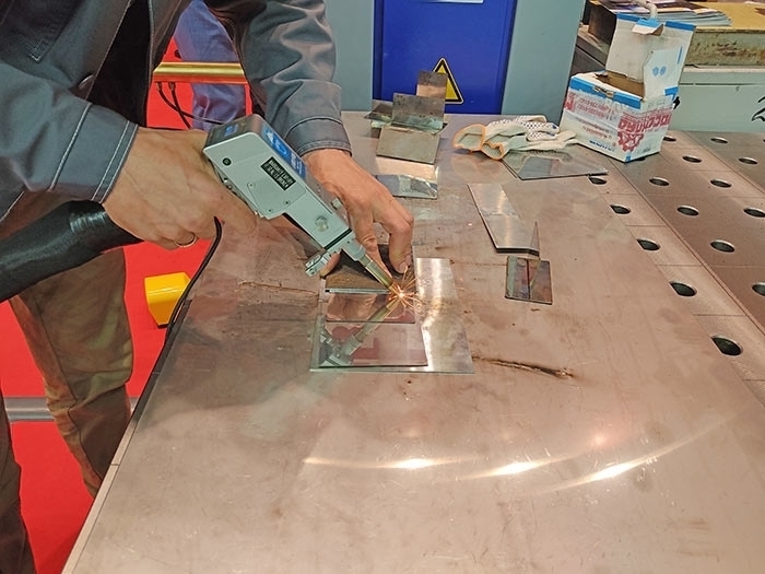 Волоконно-лазерный сварочный аппарат MFKY-W-HW1500-C 1.5кВт IPG с механизмом подачи проволоки