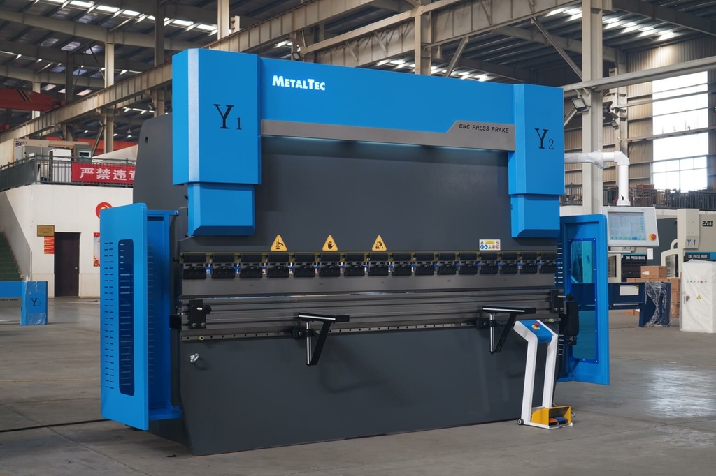 Листогибочный пресс MetalTec HBС 135/3200 4+1 ЧПУ МТ-15