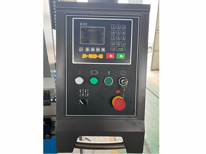 Гидравлический гибочный пресс PBH63/2500 с ЧПУ E22