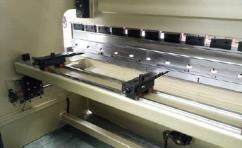 Гидравлический листогибочный пресс с ЧПУ BOMEI HPB-P 30/1600