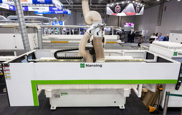 Обрабатывающий центр с ЧПУ Nanxing NCG3021