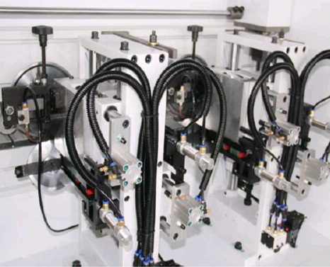 Кромкооблицовочный автоматический станок BJD F730J