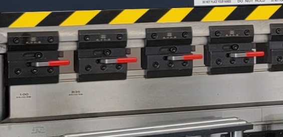 Листогибочные гидравлические прессы с ЧПУ ESA630S MetalTec HBC