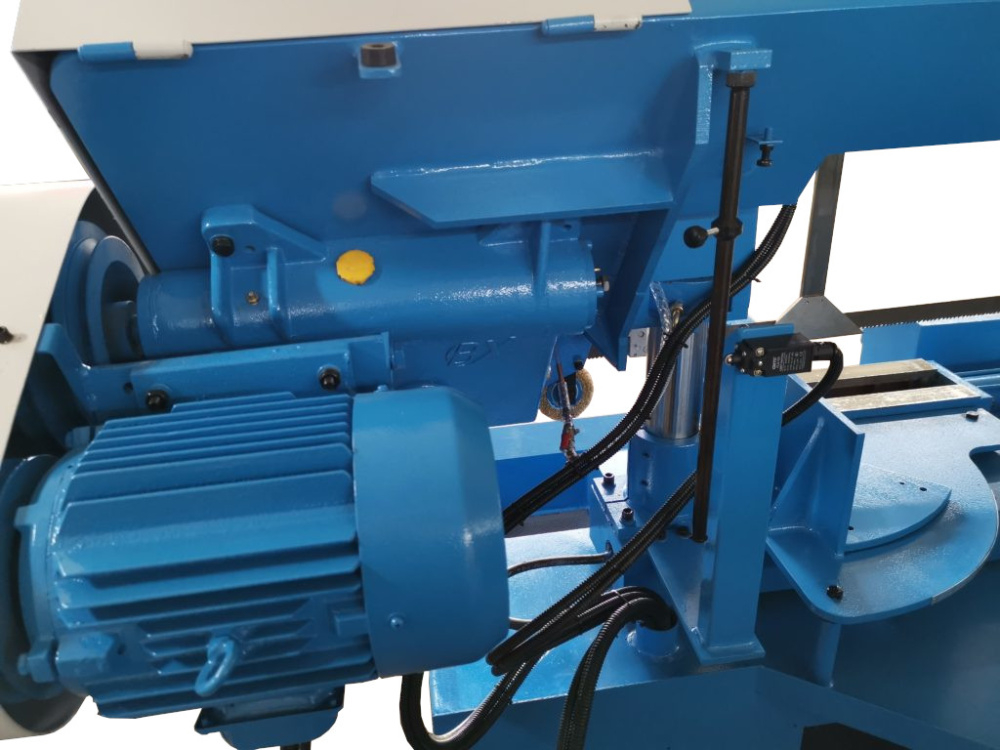 Полуавтоматический ленточнопильный станок с поворотной рамой MetalCraftGZ4230